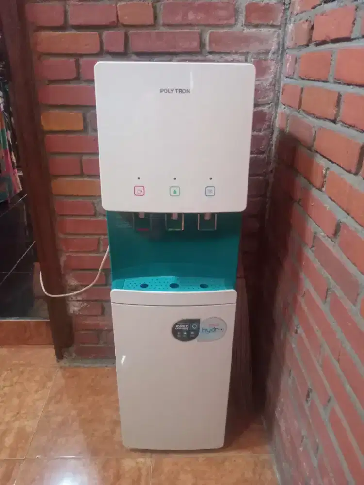 Dispenser galon bawah