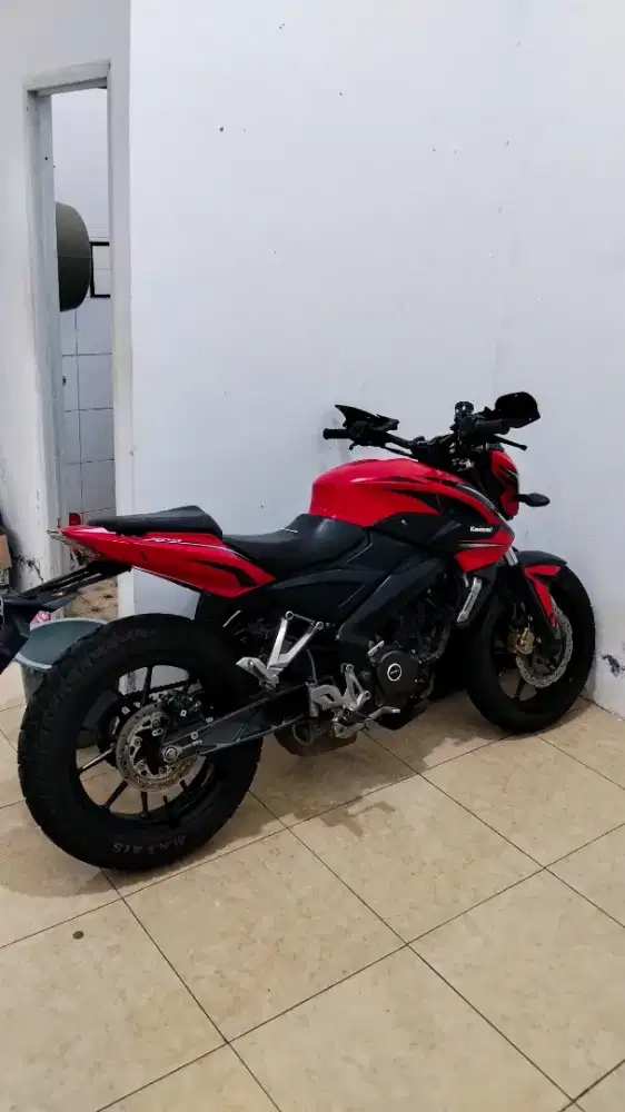 PULSAR NS200 TOURING