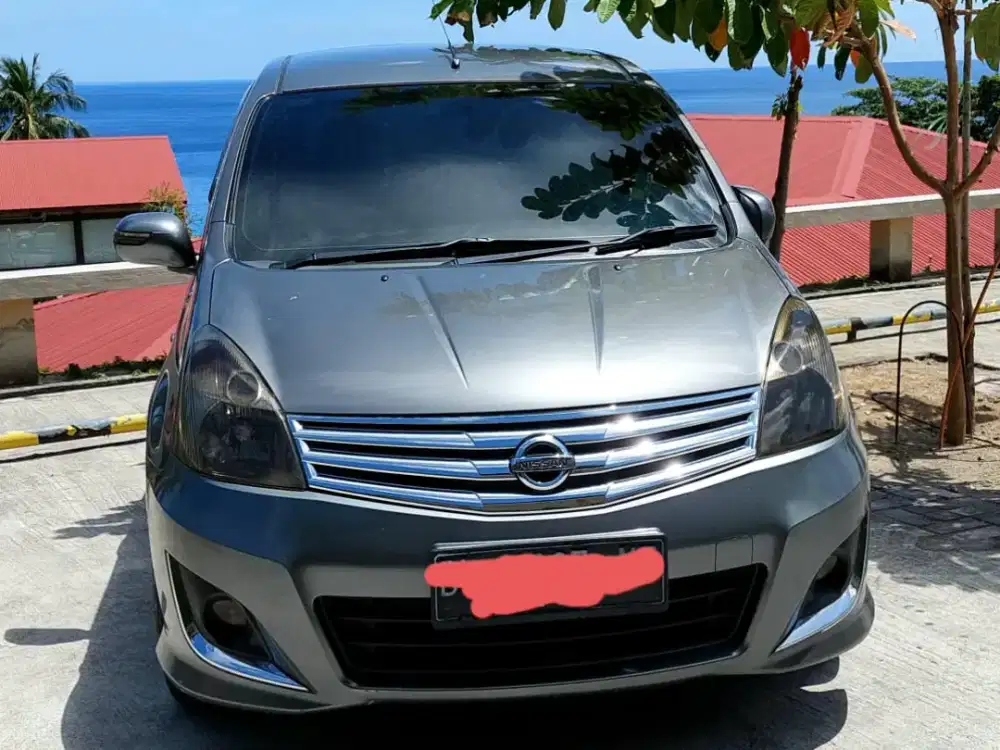 nissan grand livina