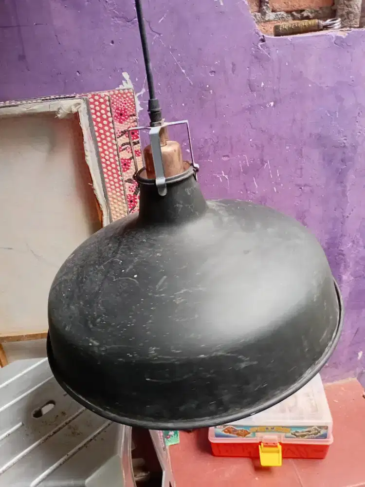 Lampu gantung industrial