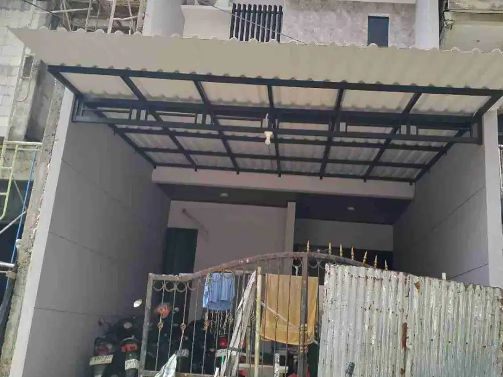 Dijual rumah baru di Tenggilis Mejoyo