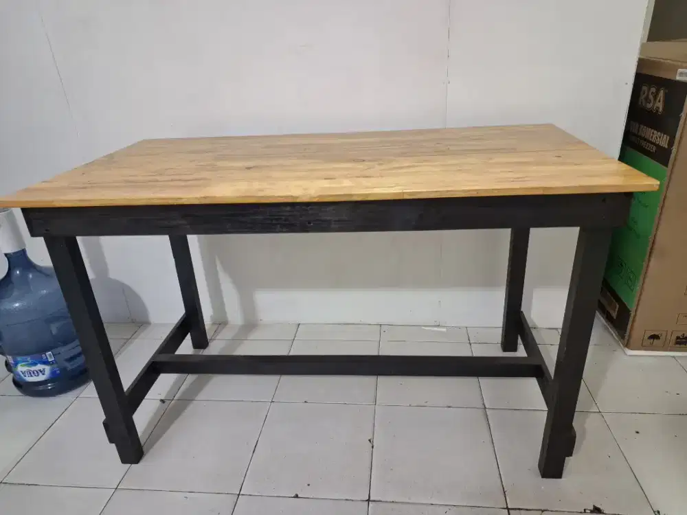 Dijual Meja makan uk. 120 x 60 / meja cafe