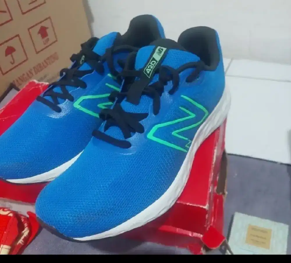 Sepatu running nb 420