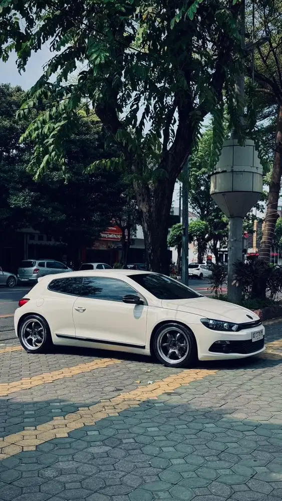 VW Scirocco putih 1.4 TSI 2012