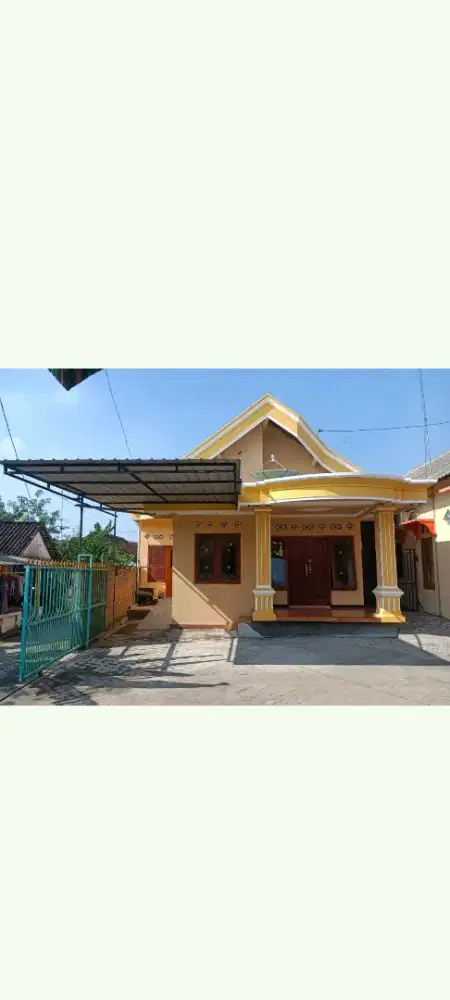 Rumah siap huni halaman luas