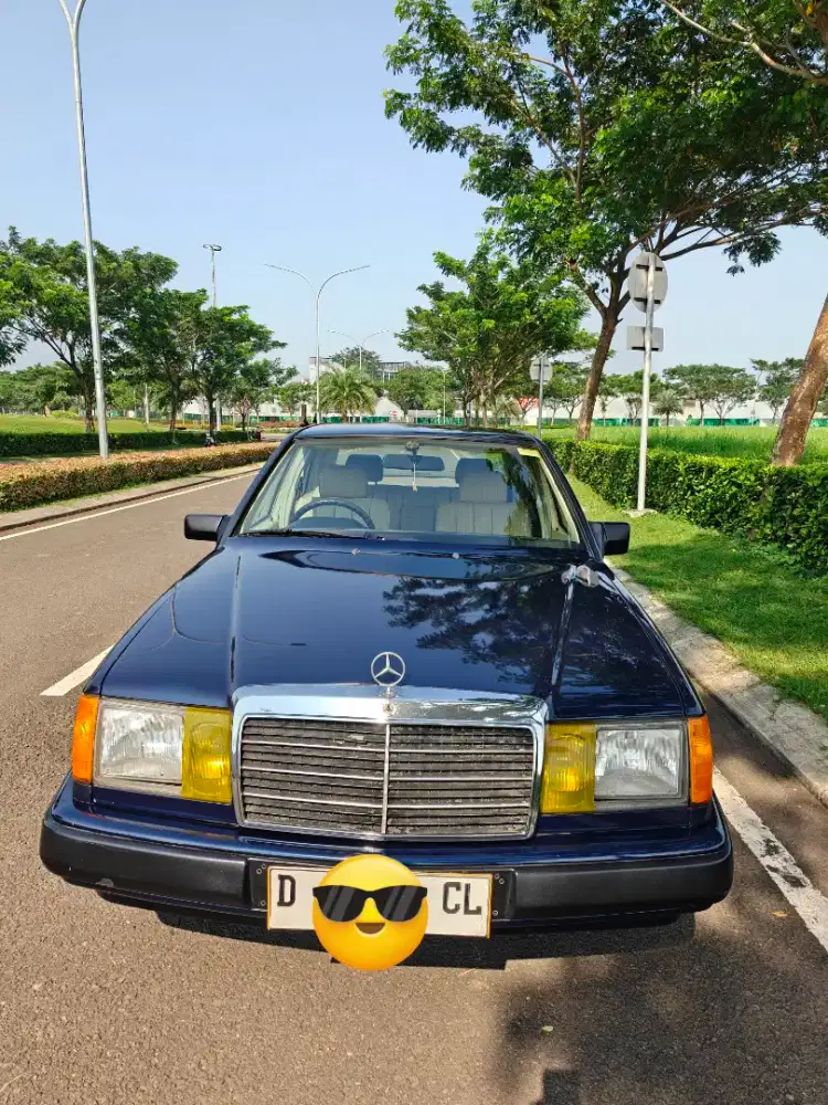 Mercedes Benz W124 200E M/T 1986 Biru