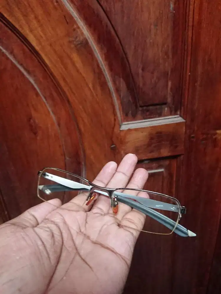 kacamata oakley