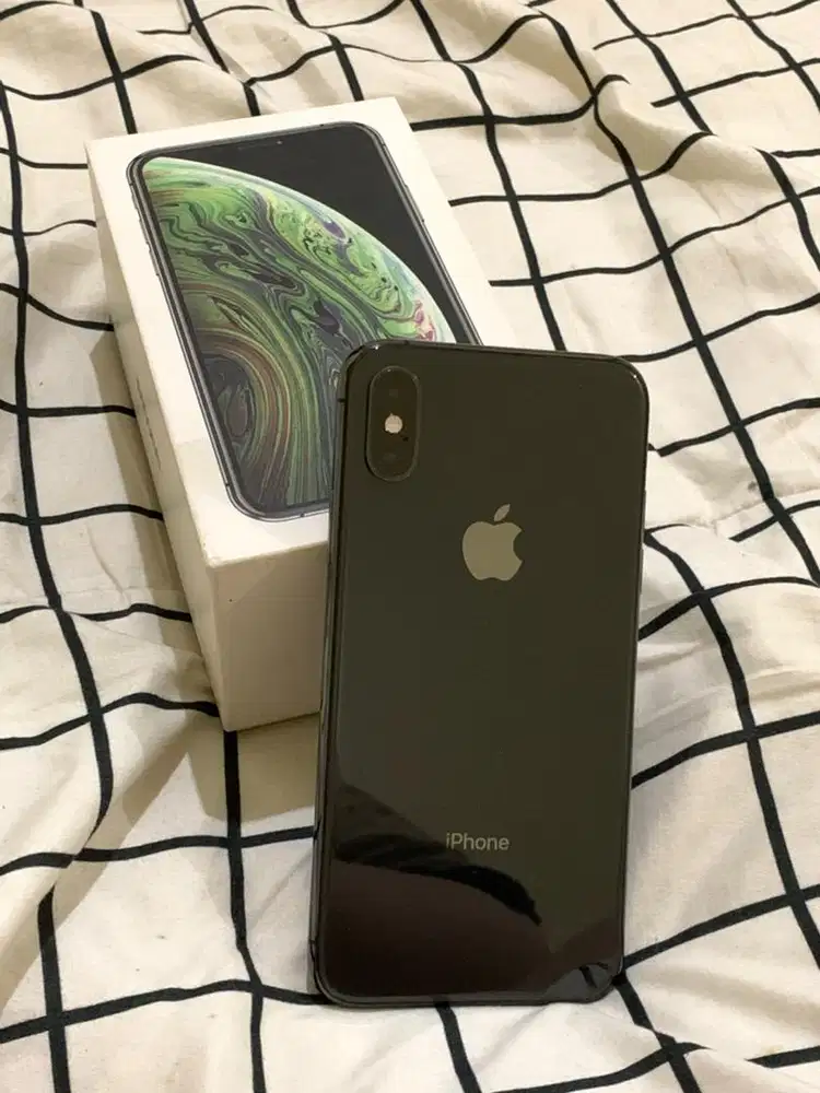 iPhone Xs 64GB  Black Inter All Operator