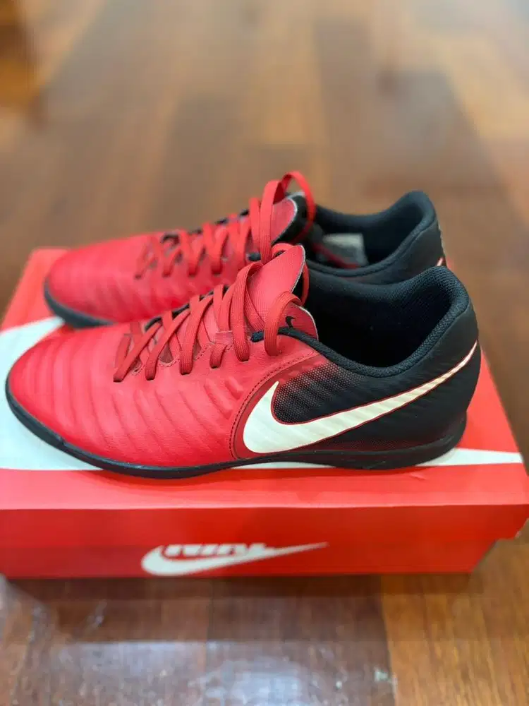 Nike Futsal Tiempo
