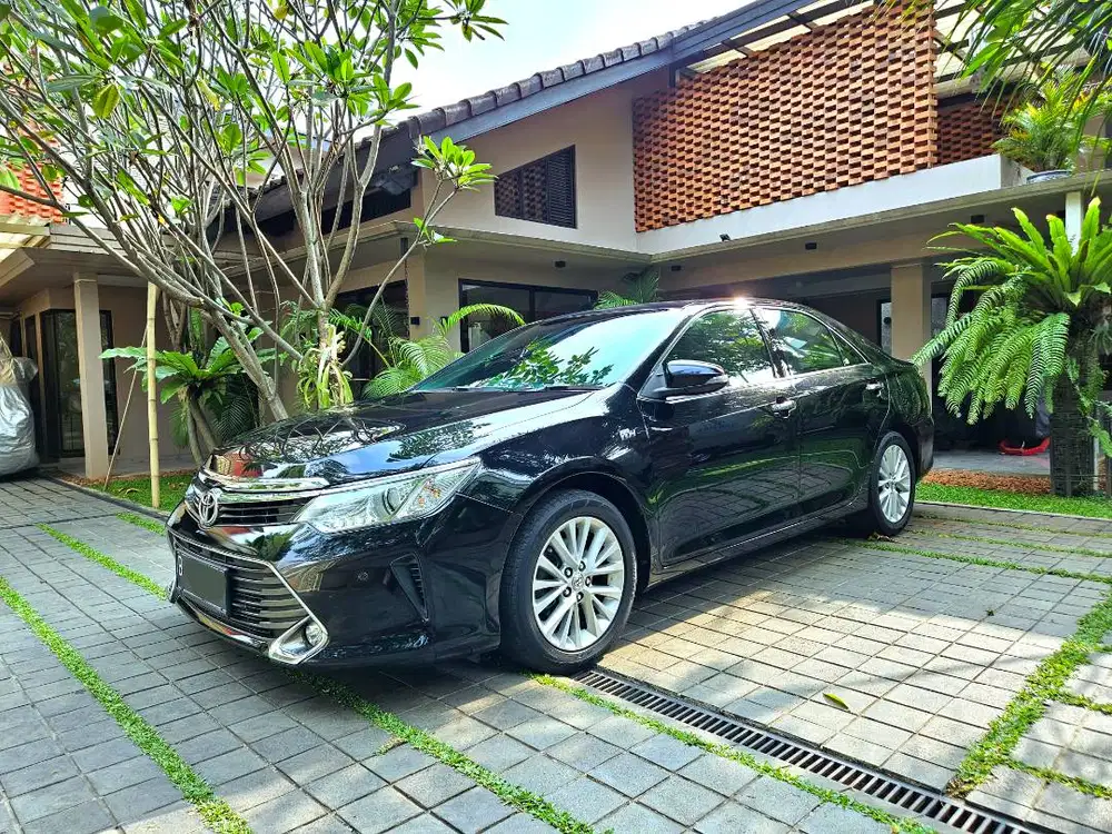 Toyota Camry 2.5 V AT (Full Original dan Low KM)