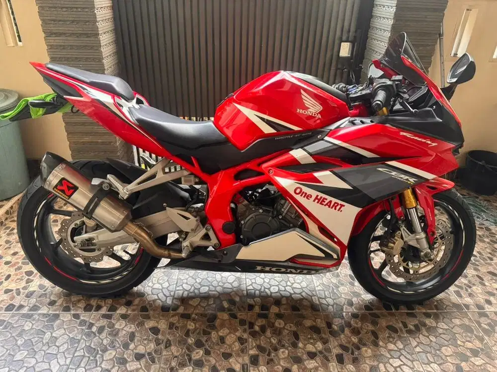 CBR 250RR ABS RED RACING 2020 LOW KM