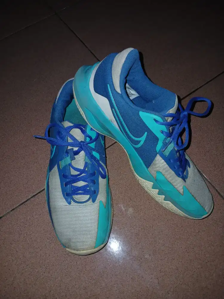 sepatu basket nike precision 6