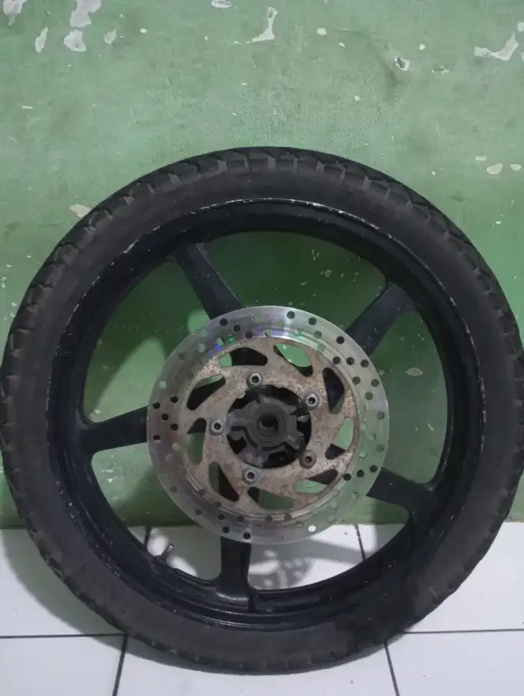 Velk Racing merek Enkei ring 17 + ban ( depan dan belakang )