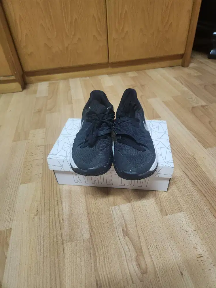 Sepatu Nike Kyrie Low