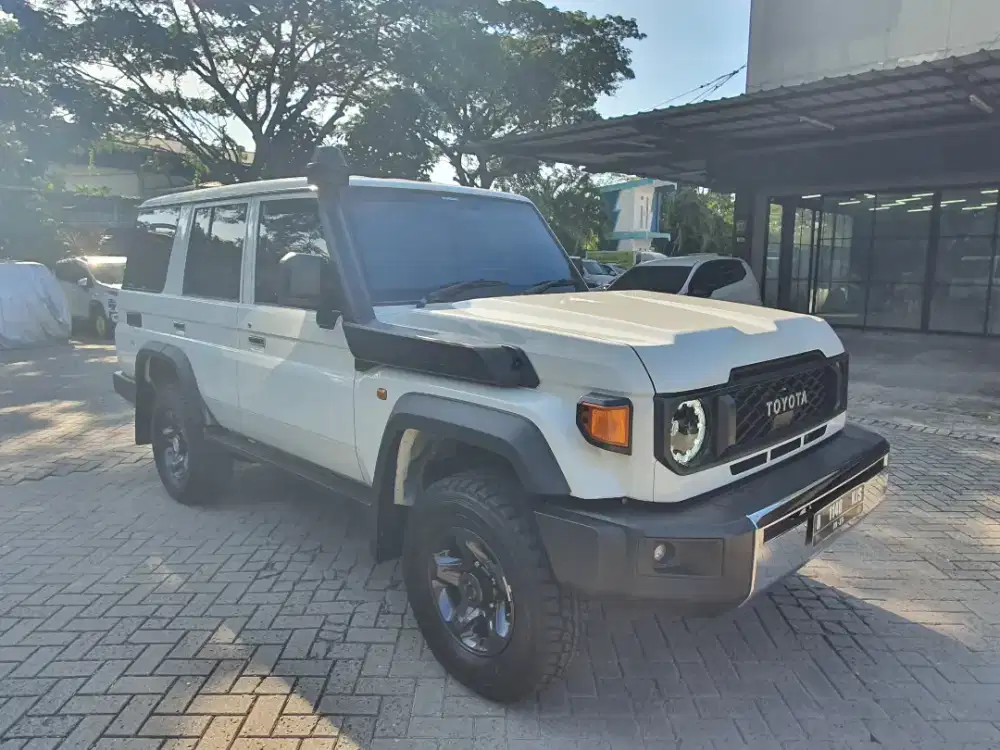Toyota LandCruiser 70 LX 2.8 Nik 2024