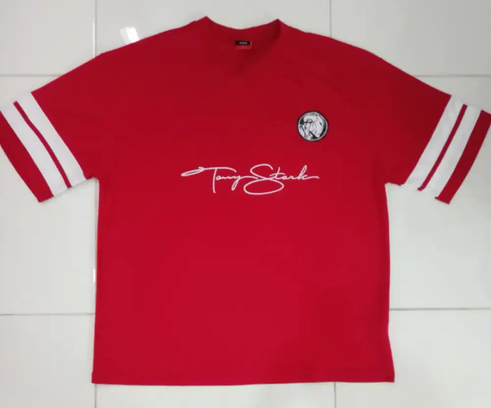 Dijual Kaos marvel jersey merah
