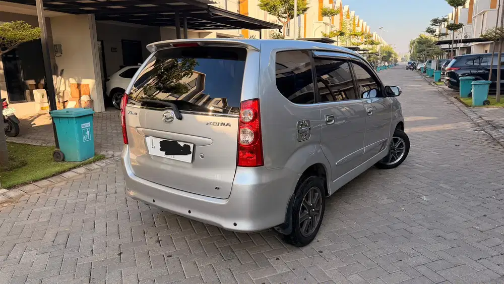 Daihatsu Xenia 2011 Bensin