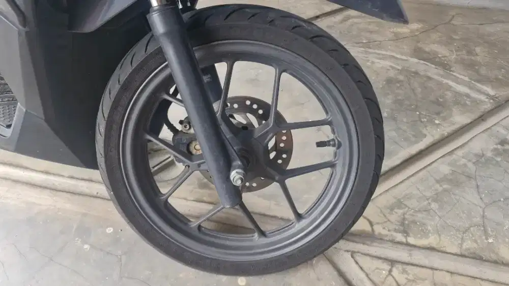 Jual cepat Ban Motor Tubeless Ring 14 - Merk Maxxis