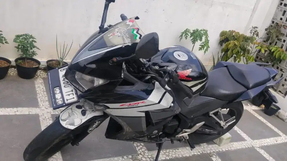 D jual motor CBR 150r tahun 2015