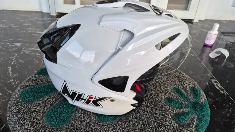 Helm NHK Predator