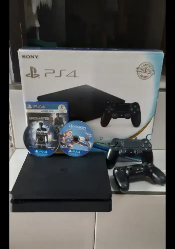 Dijual PS4 SLIM ORI 1TB CUH 22XX SESUAI FOTO Terjangkau harganya