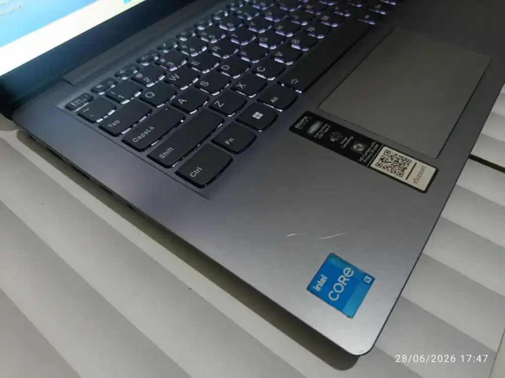 Laptop Lenovo Ideapad Slim 3i (82RJ)
