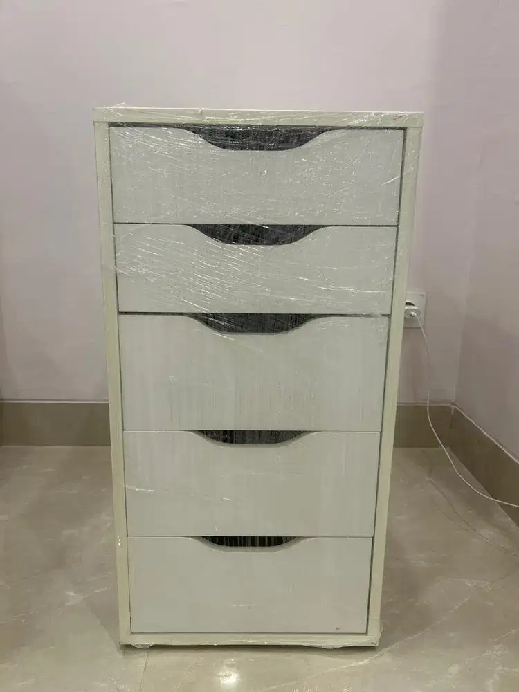 LACI DAN MEJA BELAJAR IKEA