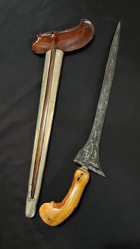 Dimaharkan 2 Pusaka Keris