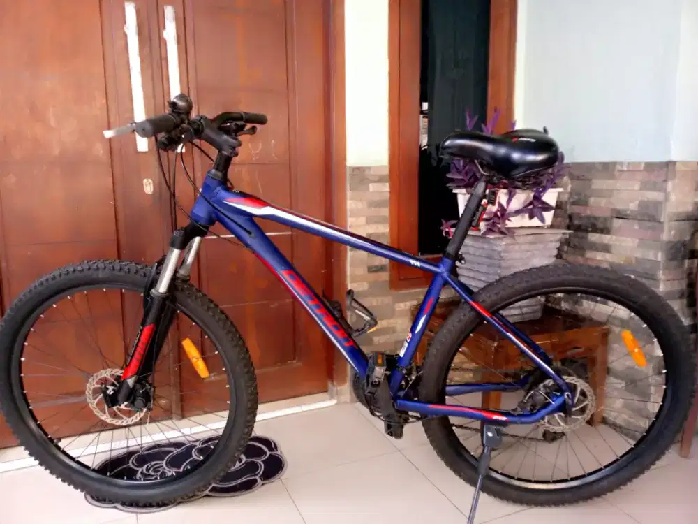 Sepeda gunung United Detroit 1.1