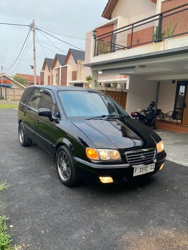 Dijual Hyundai Trajet 2.0 Dohc 2001 AT Istimewa