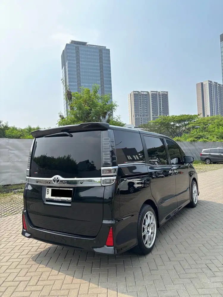 Toyota Voxy 2018 Bensin