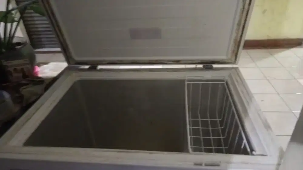 Dijual freezer electrolux