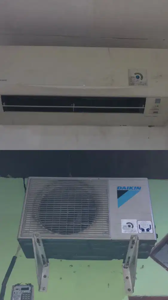 Di jual cepat AC merek DAIKIN setengah PK