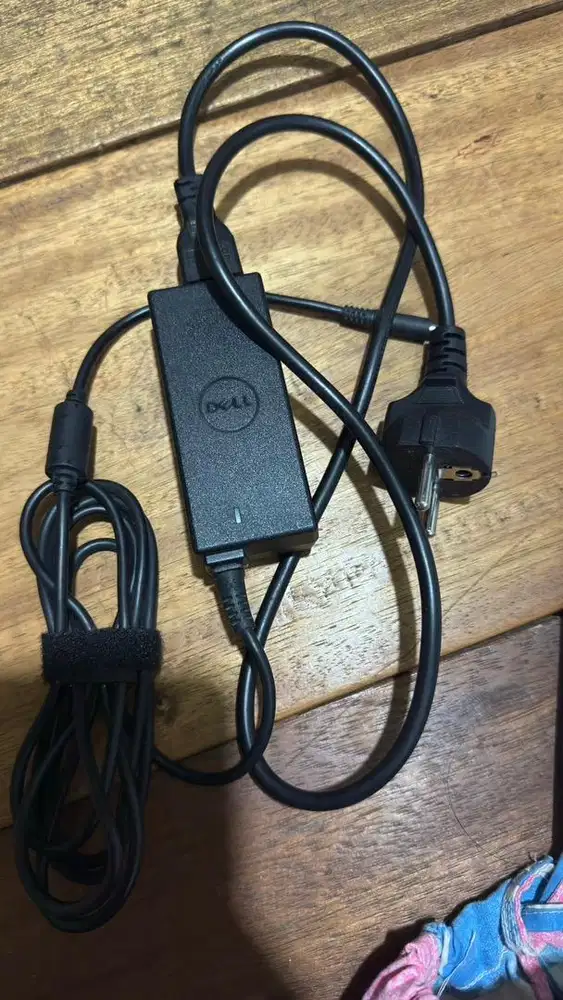 Kabel cas komputer atau laptop merek dell