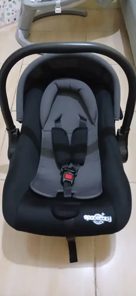 Carseat kursi mobil bayi