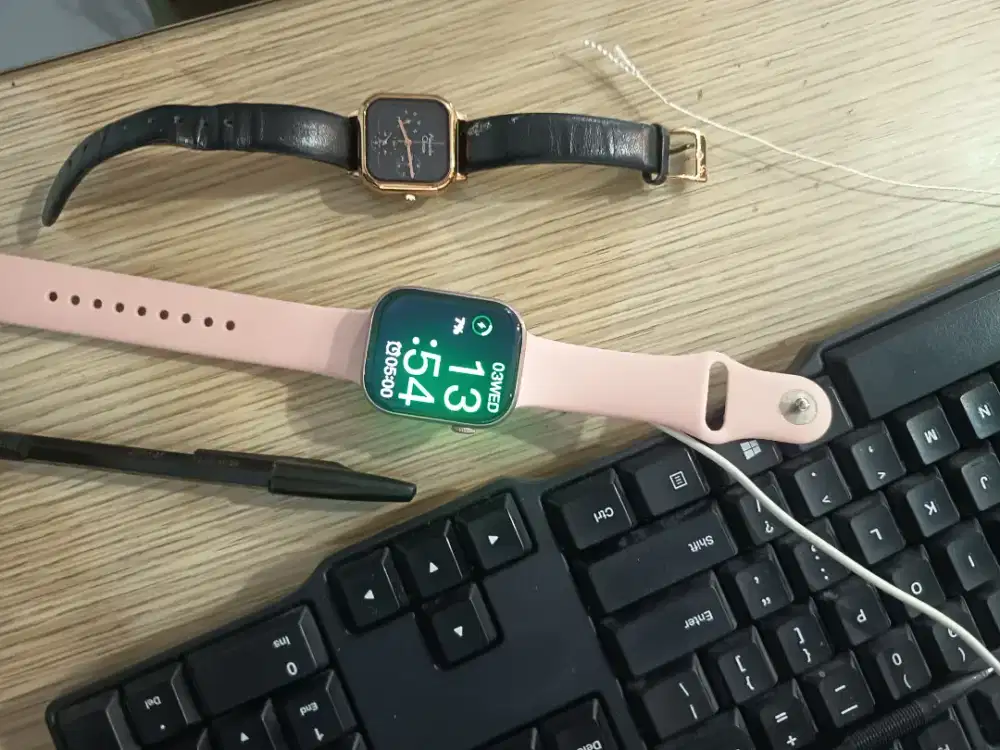 Smart Watch model Apple Watch & jam Alexander Christie ori