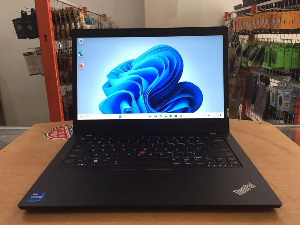 Lenovo ThinkPad L14 Core i7Gen11 Ram 16GB SSD 256GB Touchscren Mulus