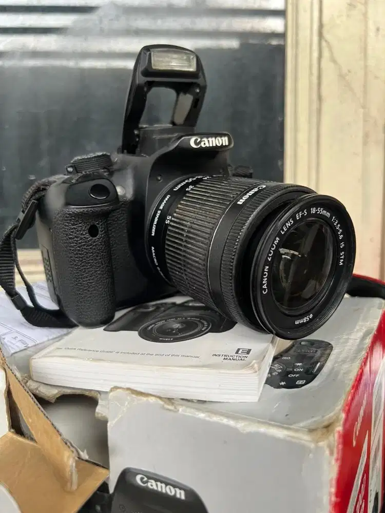 KAMERA DSLR CANON 700D LCD FLIP TOUCHSREEN FULLSET