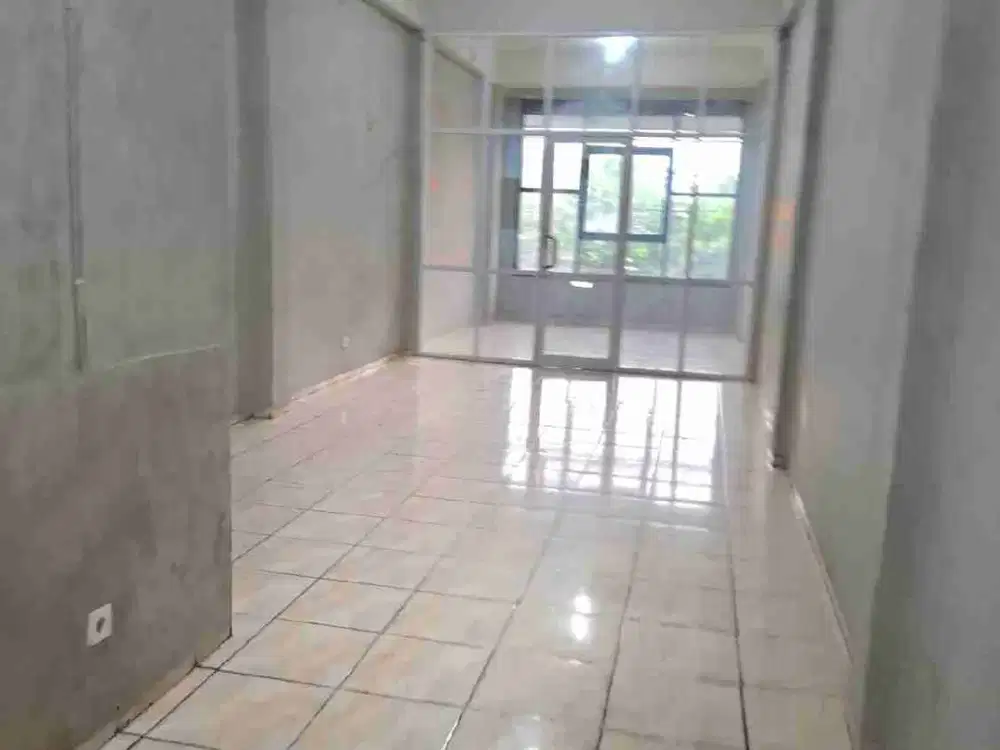 Disewakan Ruko 3,5 Lantai Siap Pakai Nol Jalan Raya Putro Agung