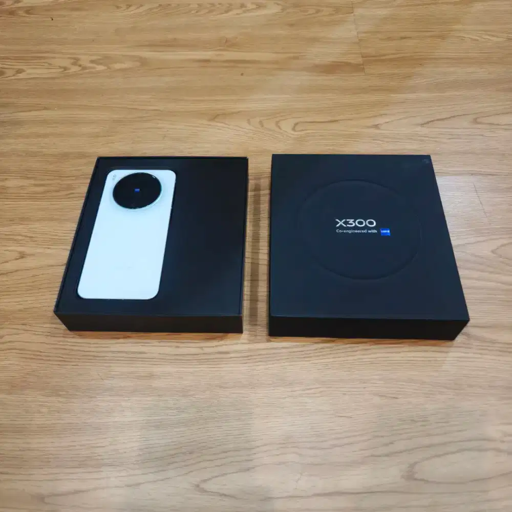 Vivo X300 12/256Gb Resmi Indonesia Fullset Mulus