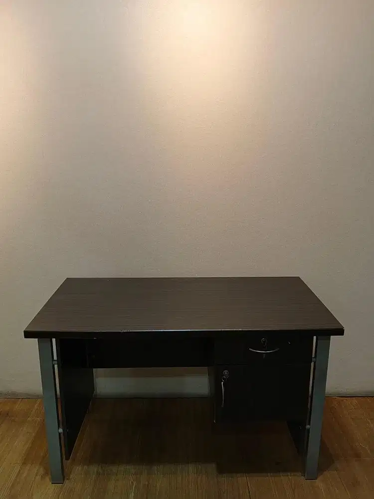 Dijual Meja Kantor/ Meja kerja / meja office Bekas