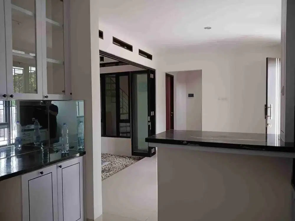 rumah cantik siap huni di Batununggal