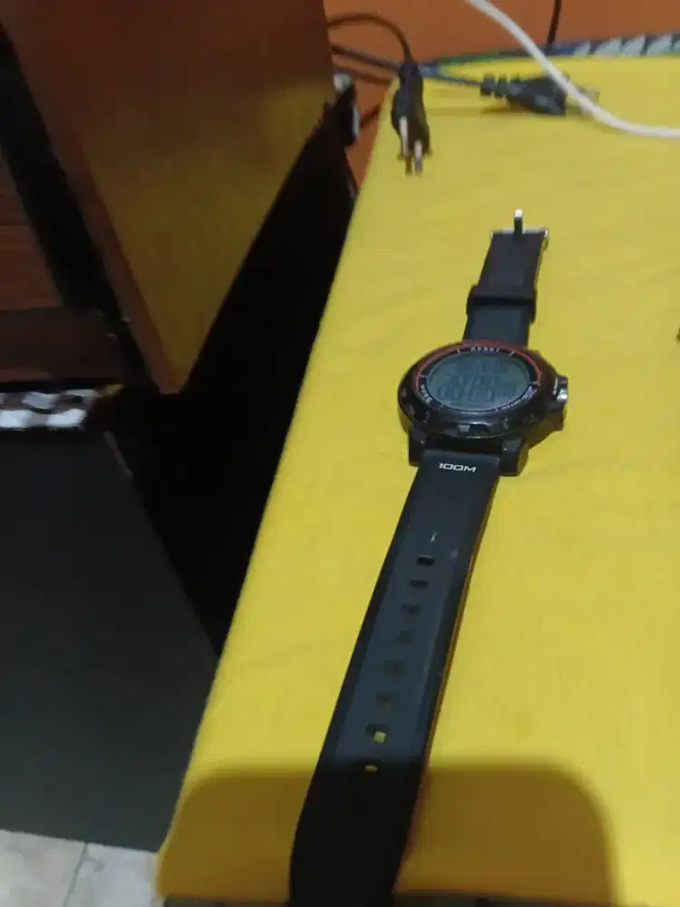 JAM TANGAN DIGITAL REI