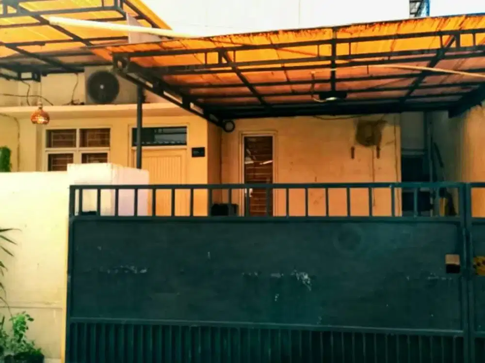 DIJUAL RUMAH SEMI FURNISH 2 LANTAI DI HARAPAN INDAH BEKASI