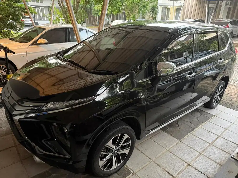 Mitsubishi Xpander Ultimate Hitam AT tahun 2018