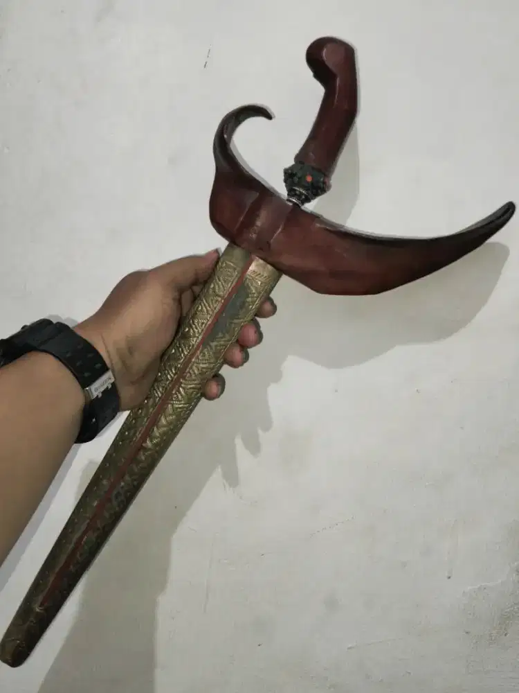 Keris pajangan rumah dan galeri