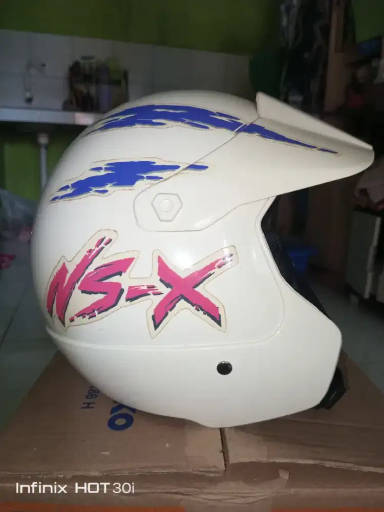 Helm half NSX retro