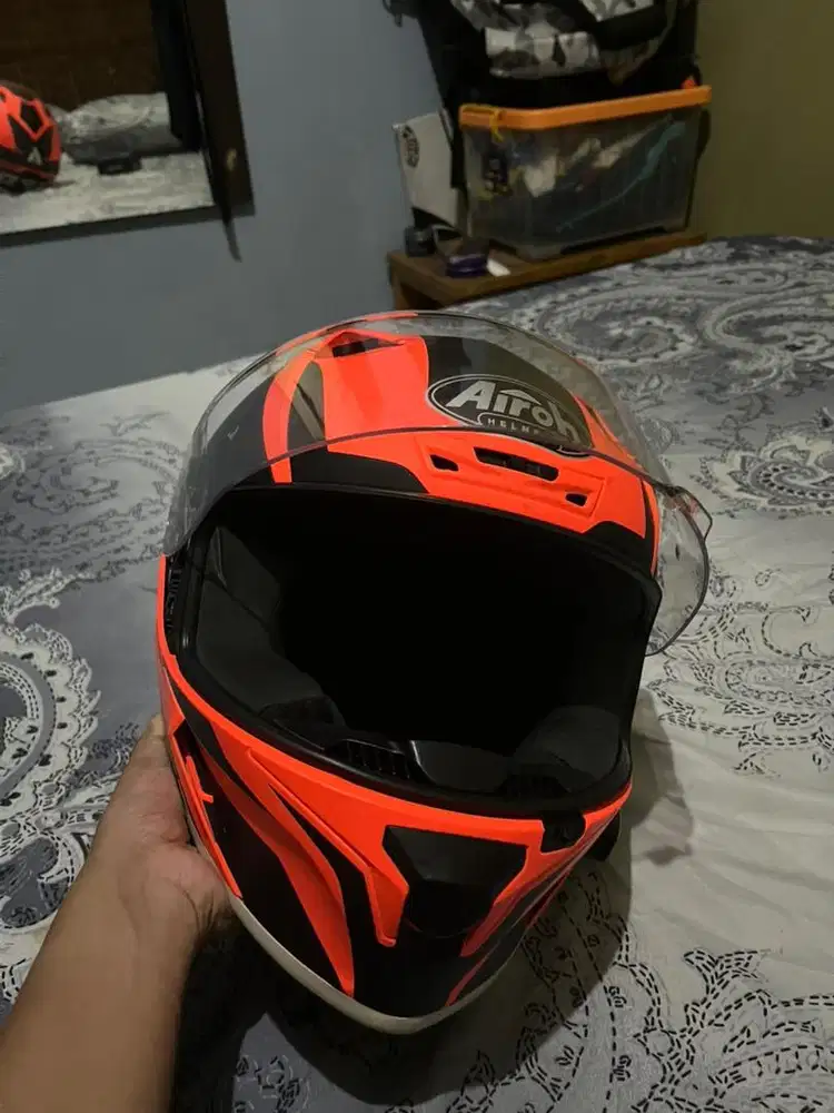 helm airoh valor size L Orange