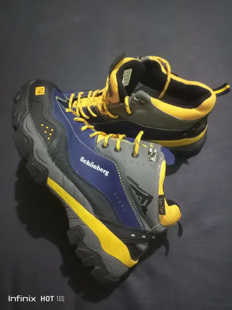Sepatu Boot Schoberg