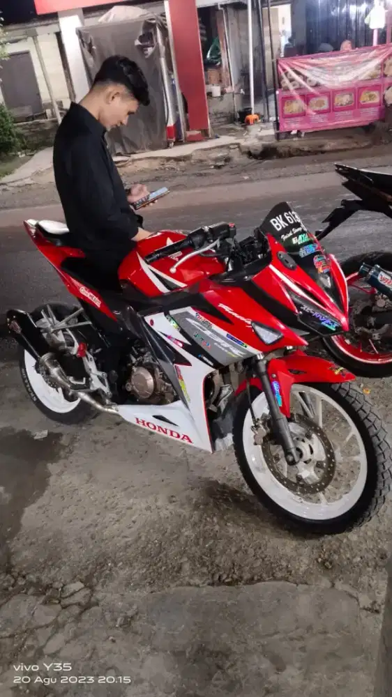 Dijual Honda CBR150R